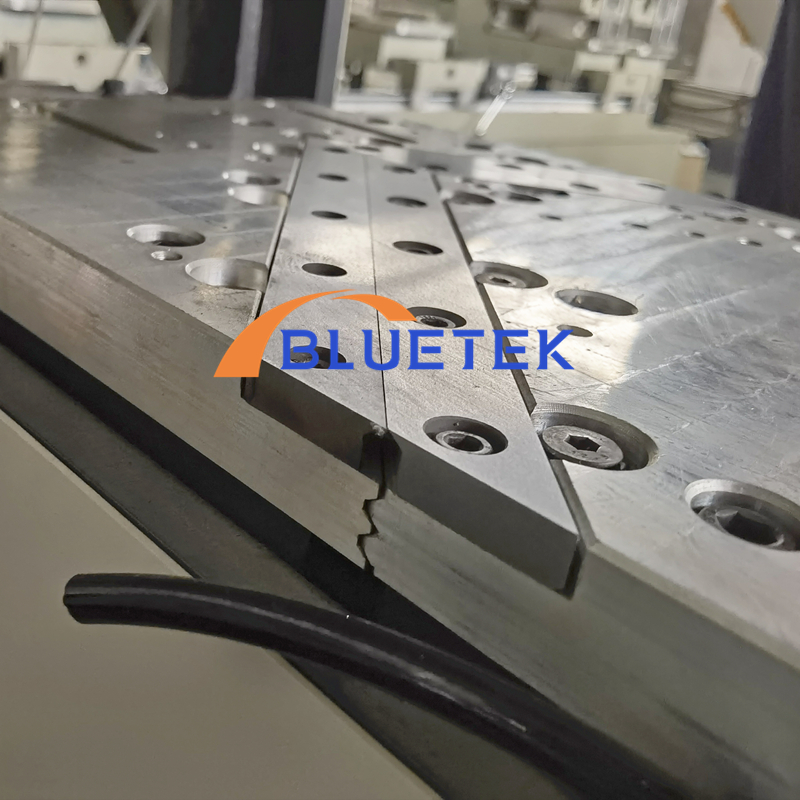 Seamless Welding Cutting Knife