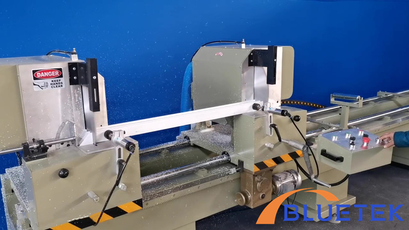 90 degrees cutting of upvc window cutting machine