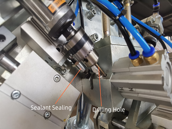 Desiccant Filling and Sealant Sealing