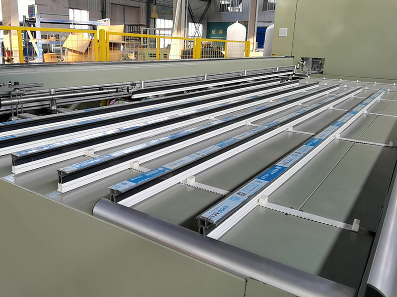 aluminium profile loading and feeding - aluminum window door machine